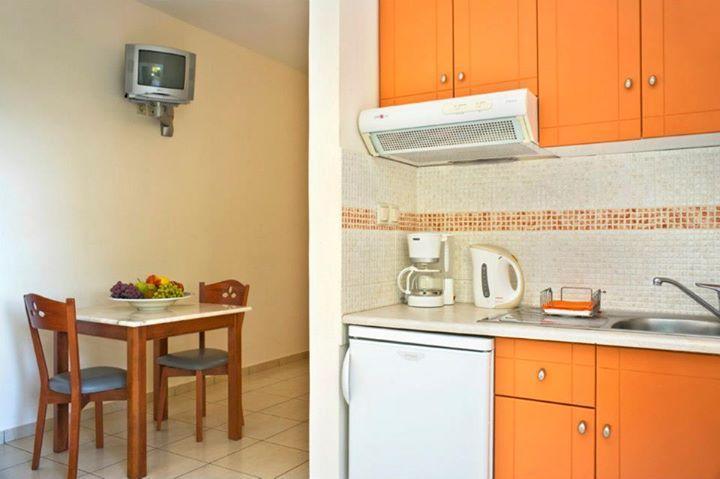 Alfa Hotel Apartments Gerani  Phòng bức ảnh